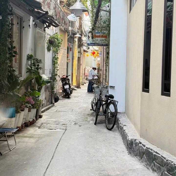 Nhà 28m² Nguyễn Trãi Quận 5 - 3 Lầu - Hẻm Xe Hơi - 5.5 Tỷ