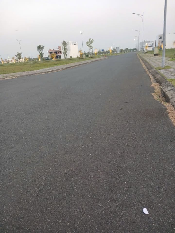 Đất nền Tuyến 10 Cà Mau 100m² - Giá Hời, Sổ Hồng Sẵn Sàng