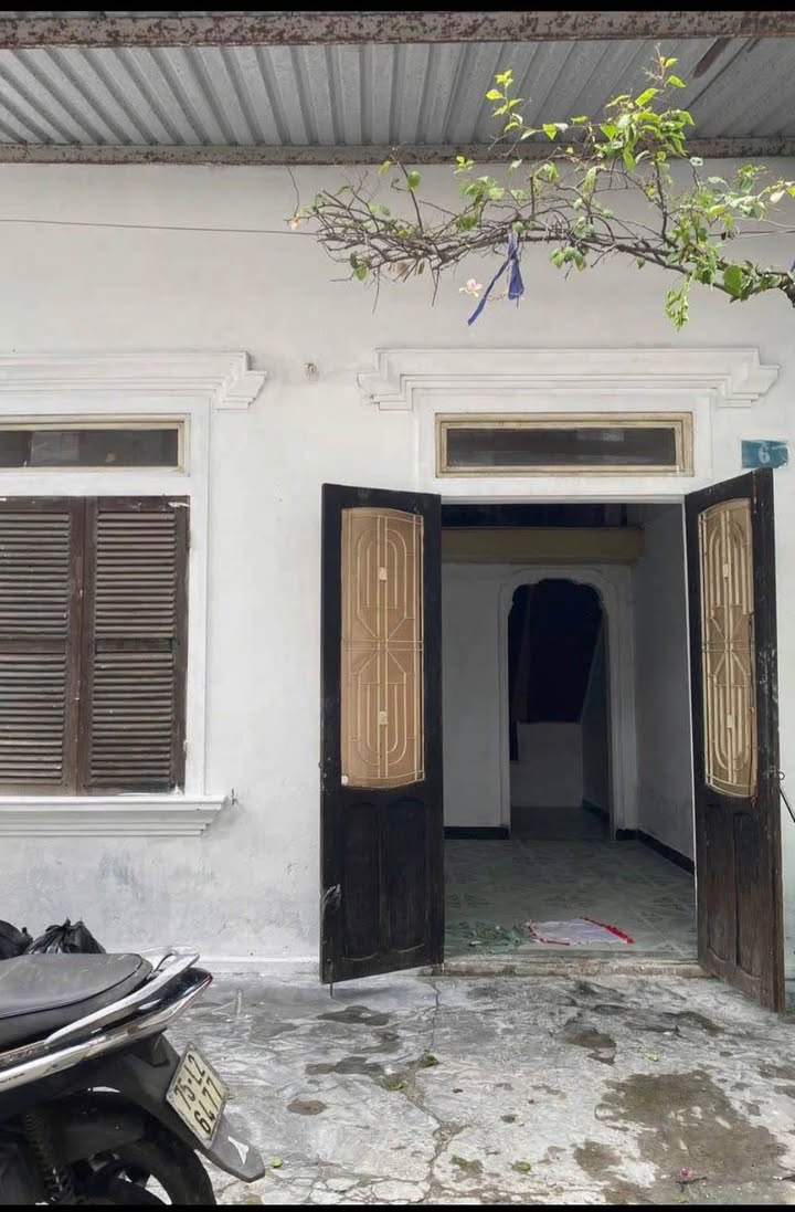 Bán Đất Tặng Nhà Gác Lửng 65m² Hướng Đông Nam - Trung Tâm Huế