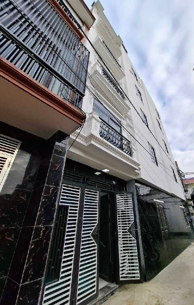 Nhà 5 tầng 40m² Phú Lương, Hà Đông - Giá 5.x Tỷ, Trung Tâm Thuận Tiện