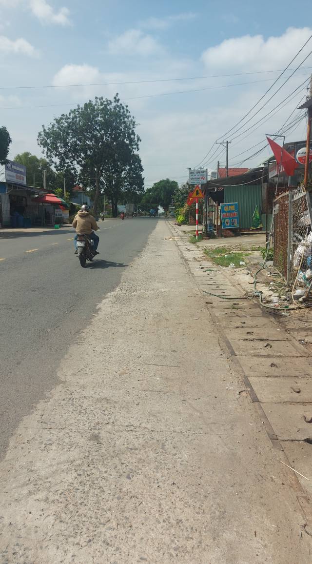 Bán gấp đất 759m² Hà Đông - Sổ đỏ, mặt tiền 20.5m, giá tốt