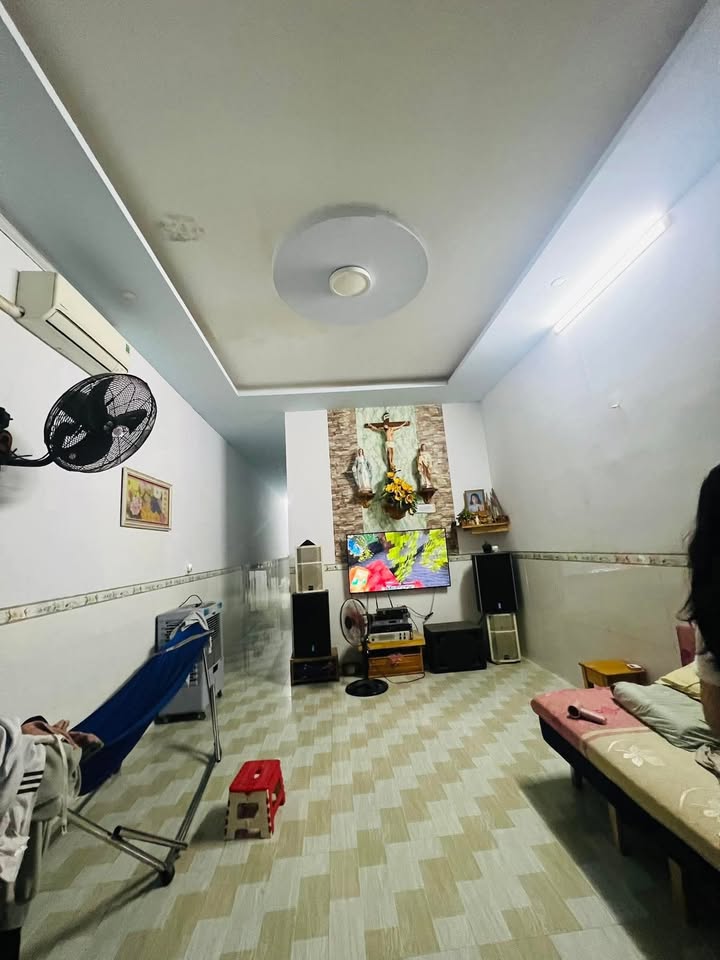 Nhà Sổ Chung Tân Hòa, Biên Hòa - 80m² Giá 930 Triệu, Sẵn Ở