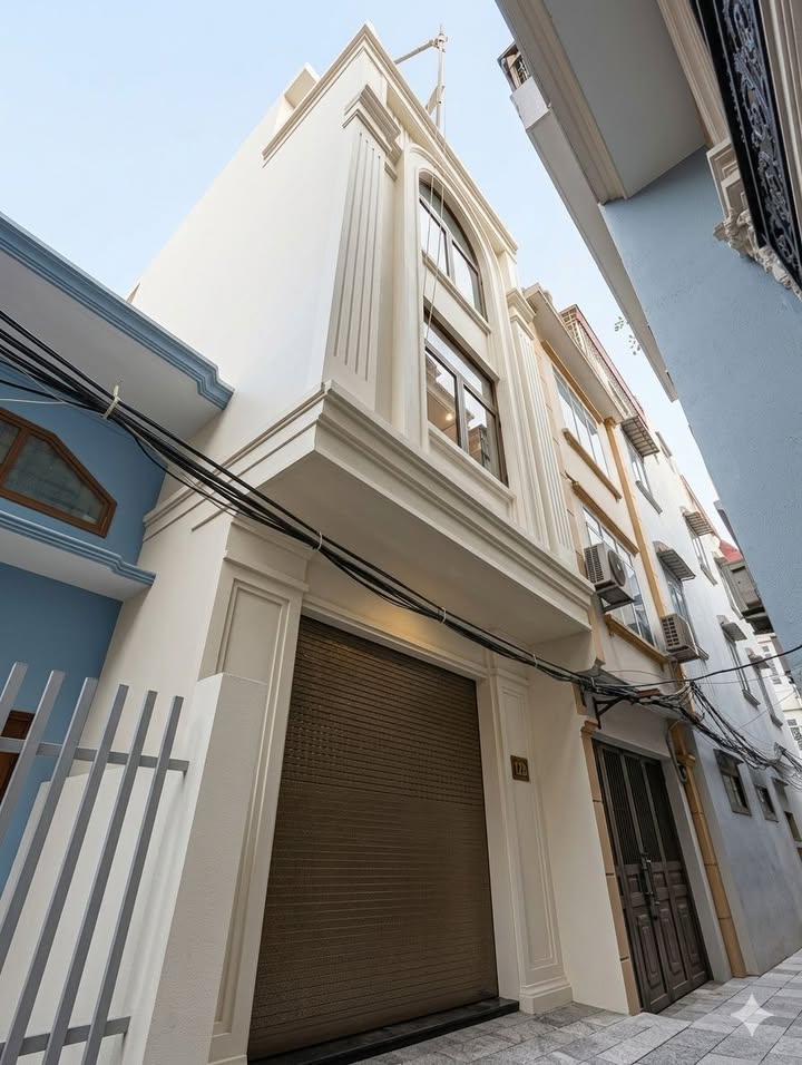 Nhà phố Trần Nguyên Hãn 43m² - 4 tầng, 3.5 tỷ, sổ đỏ chính chủ