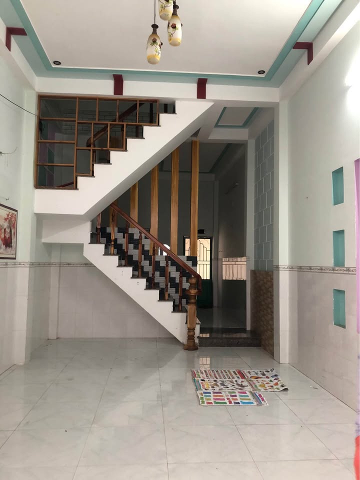 Nhà 60m² Đống Đa, Quy Nhơn - Giá 2.4 Tỷ, Gần Vòng Xoay