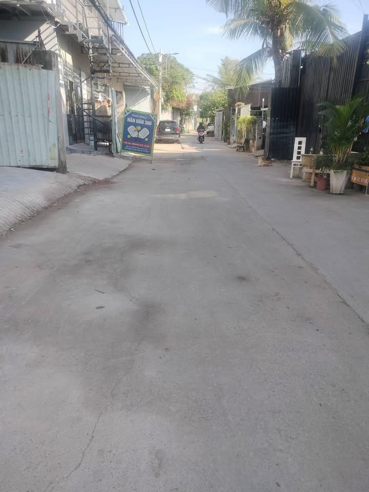 Nhà cho thuê hẻm xe hơi Phạm Hữu Lầu, Nhà Bè - 24m² giá 6 triệu/tháng