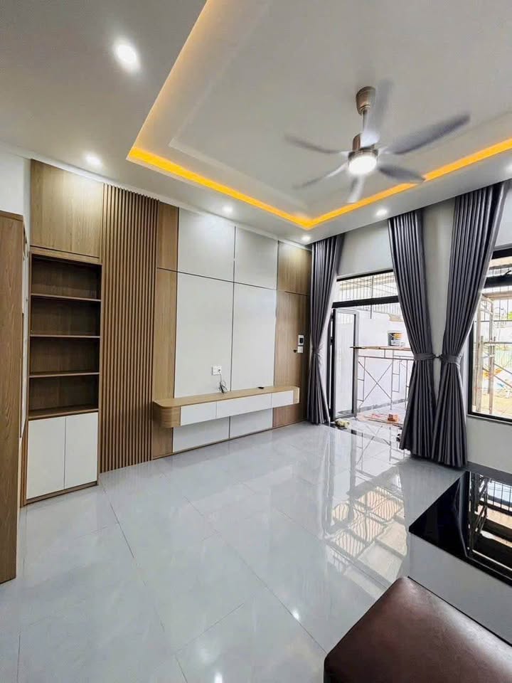 Nhà 2 Mặt Tiền Y Moan, Buôn Ma Thuột - 120m² Sổ Đỏ, Giá 2.79 Tỷ