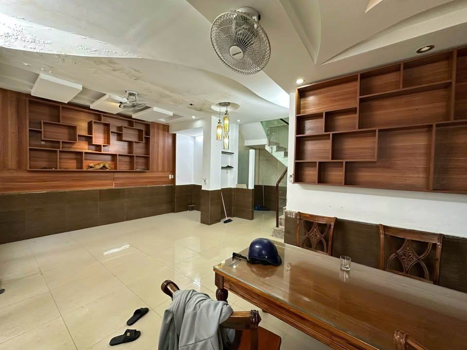 Nhà Mặt Tiền Kiệt 235 Bà Triệu, Huế - 71m² Ngang 6.2m, Giá 4 Tỷ