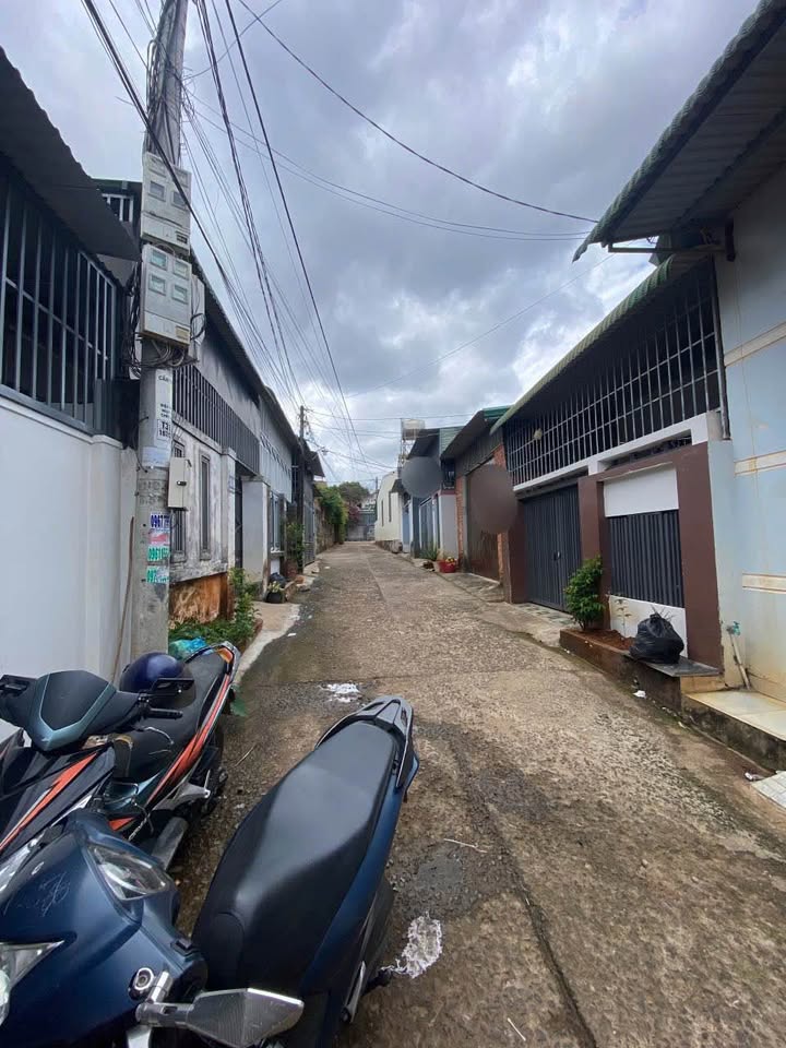 Nhà 105m² Phạm Ngũ Lão - Sổ Chung Giá 1.6 Tỷ - Sẵn Sàng An Cư