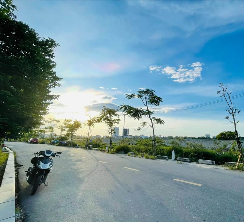 Đất Vườn Huế 212m² - Khúc Thừa Dụ, Ô Tô Tận Nơi - Giá 2.12 Tỷ