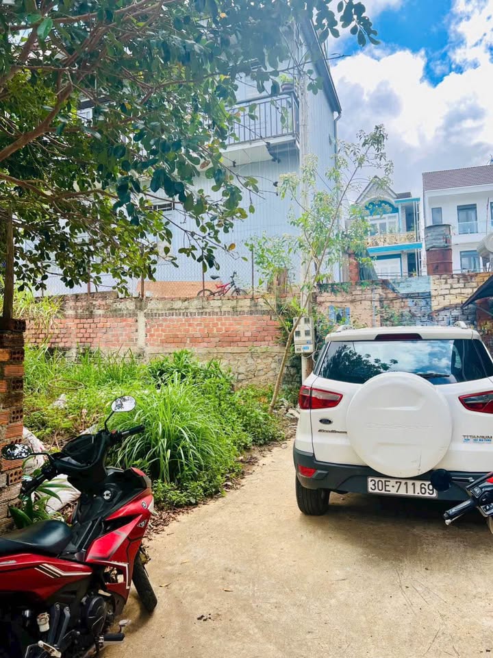 Đất nền Ngô Quyền Đà Lạt 4.7 tỷ - Sổ đỏ chính chủ, đường ô tô tiện lợi!