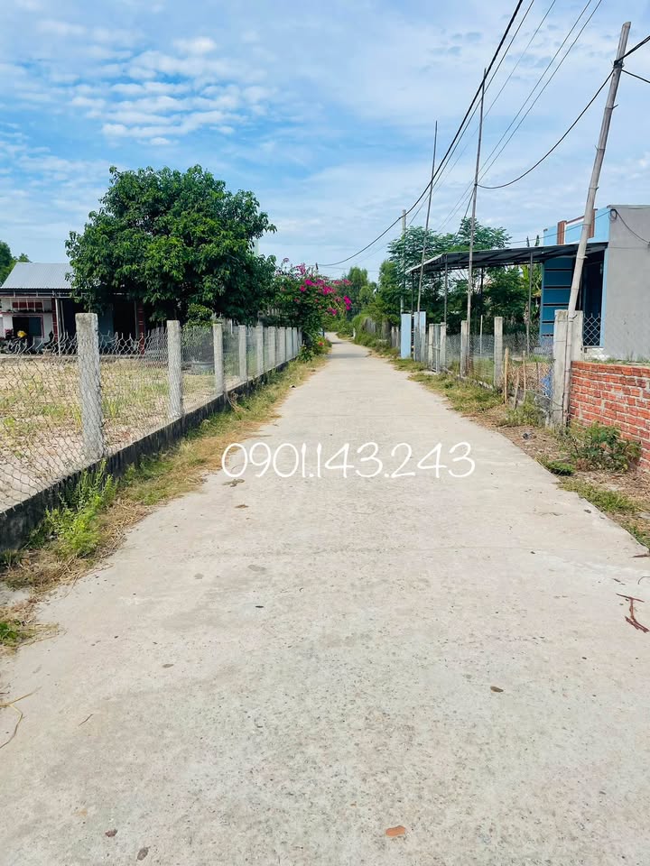 Đất nền Tam Kỳ 382m² giá 1 tỷ - Sổ đỏ chính chủ, gần biển!