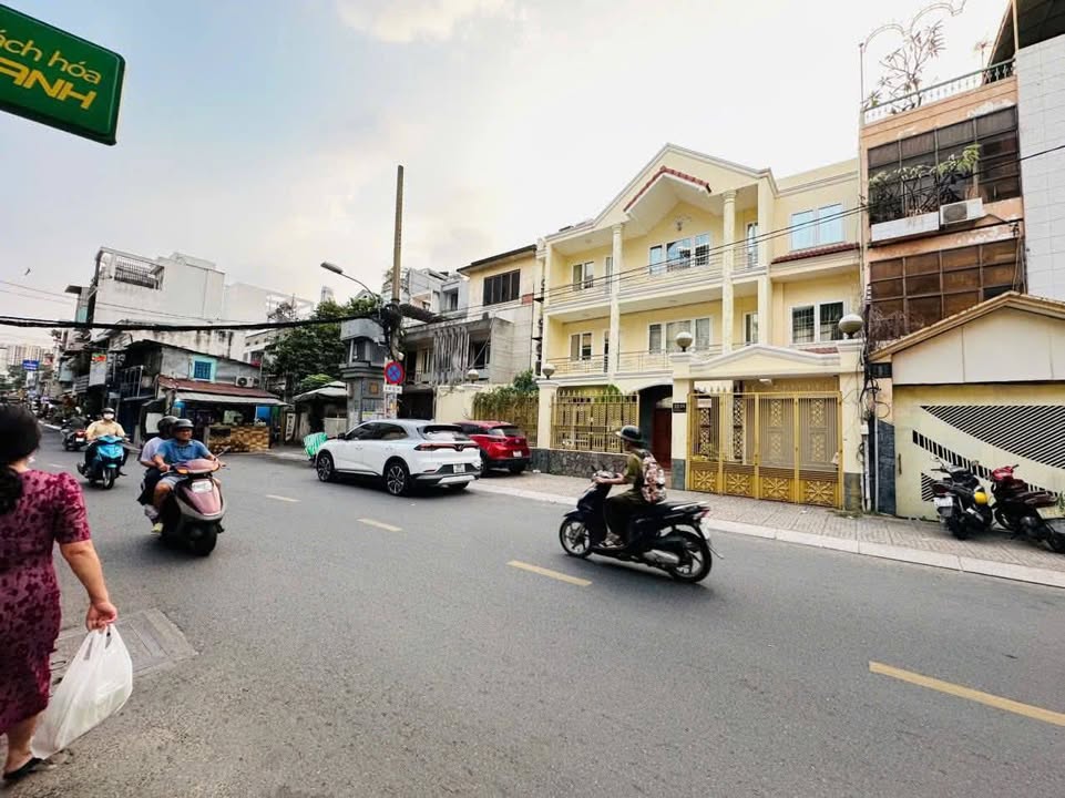 Mặt Tiền Kinh Doanh P. Nhiêu Lộc, Q3 - 260m² Giá 200 Triệu/Tháng