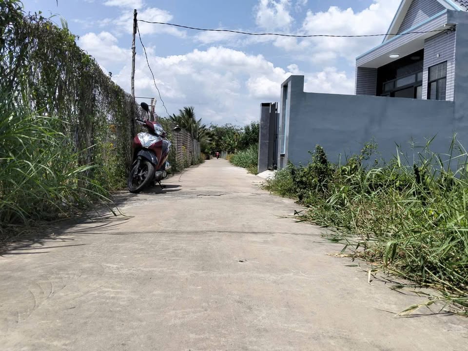 Nhà Mỹ Hòa Mỹ Phong 100m² - Ô tô vào tận cửa, sổ hồng sẵn sàng!