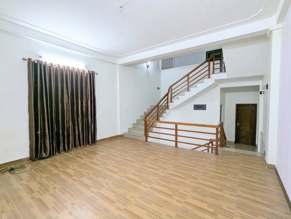 Nhà 3 Tầng Mặt Tiền Đường Phượng Hoàng TP Vinh 400m² – Mặt tiền kinh doanh