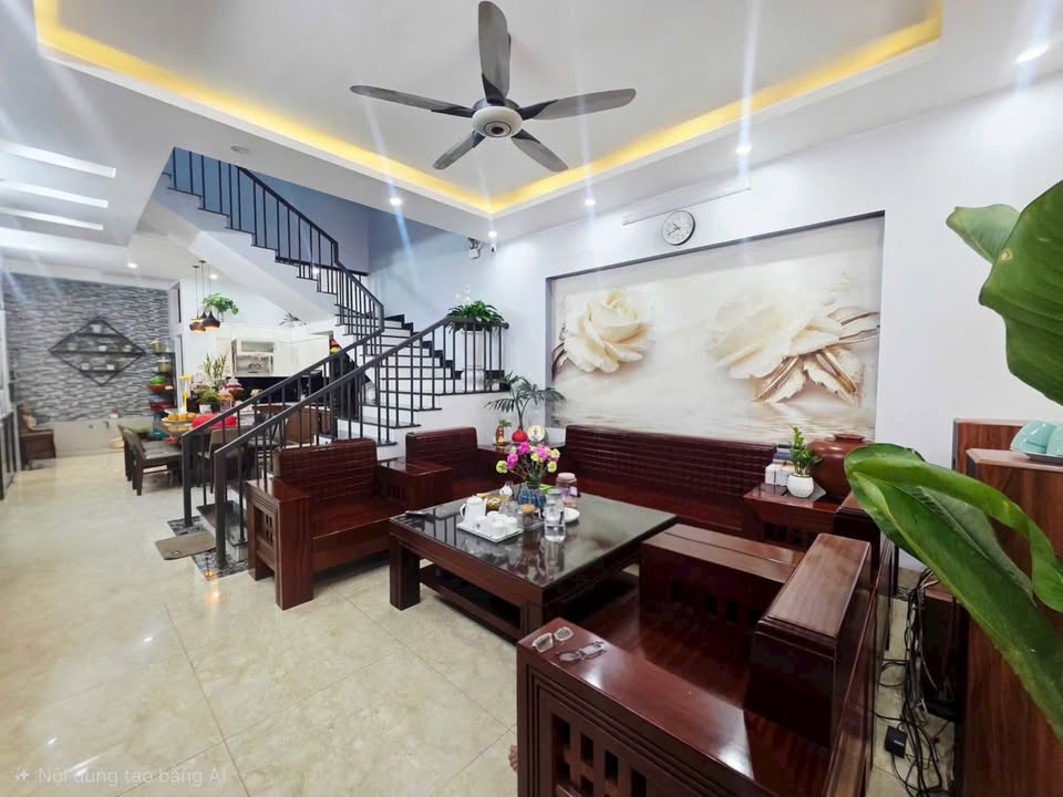 Nhà 95m² 3 tầng, 2 mặt đường Yên Trường, Quảng Thắng - Giá 6 tỷ