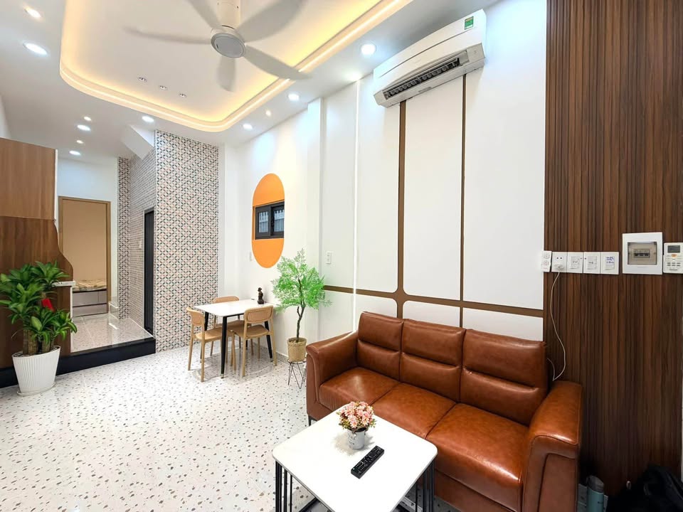 Nhà Riêng Huỳnh Văn Bánh, Phú Nhuận 5.25 tỷ - Vị trí đẹp hiếm có!