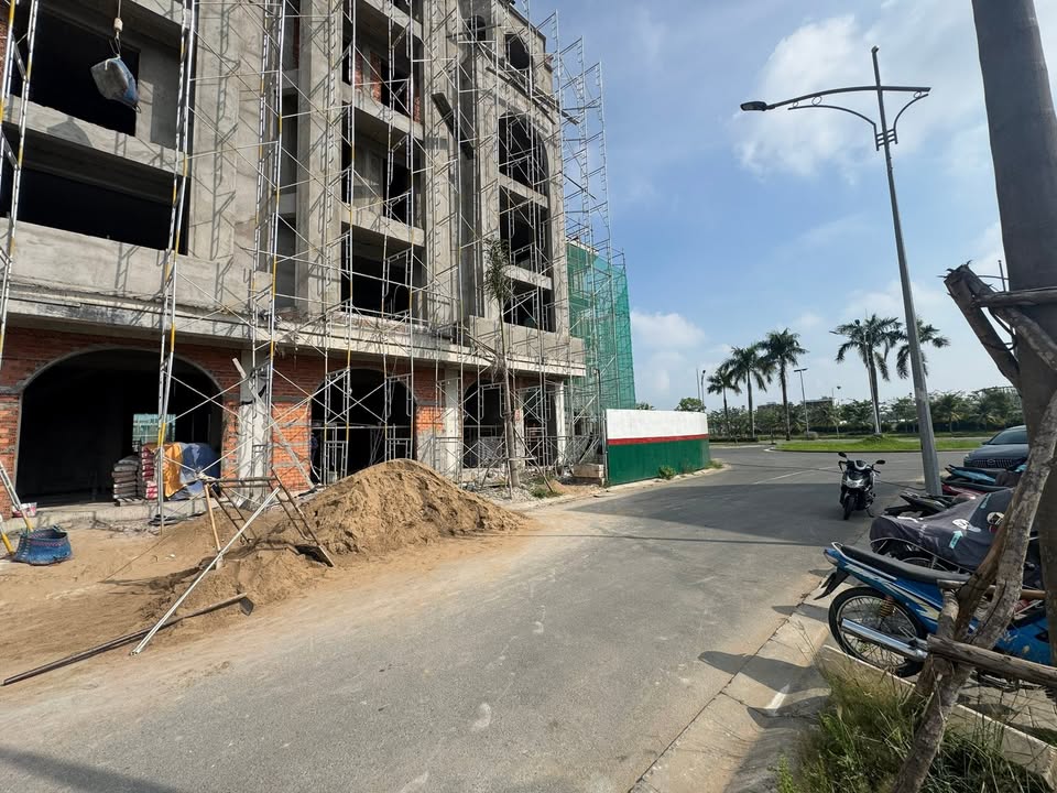 Cho thuê mặt bằng tầng 2 Nam Long II Central Lake, Cần Thơ - 20-100m²