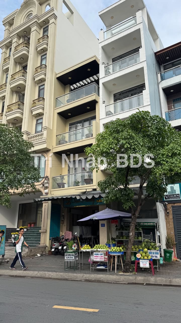 Nhà Phố Quận 7 80m² - Mặt Tiền KD, Giảm Sốc Chỉ 23.5 Tỷ!