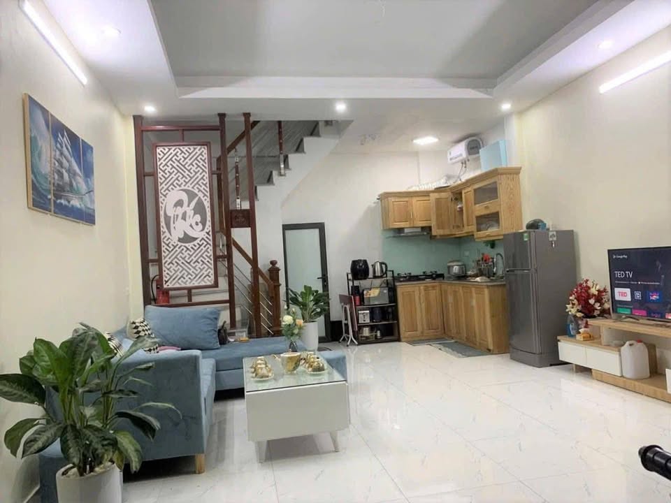 Cho thuê nhà 4 tầng Lai Xá, Hoài Đức - Đủ nội thất, sẵn sàng ở ngay