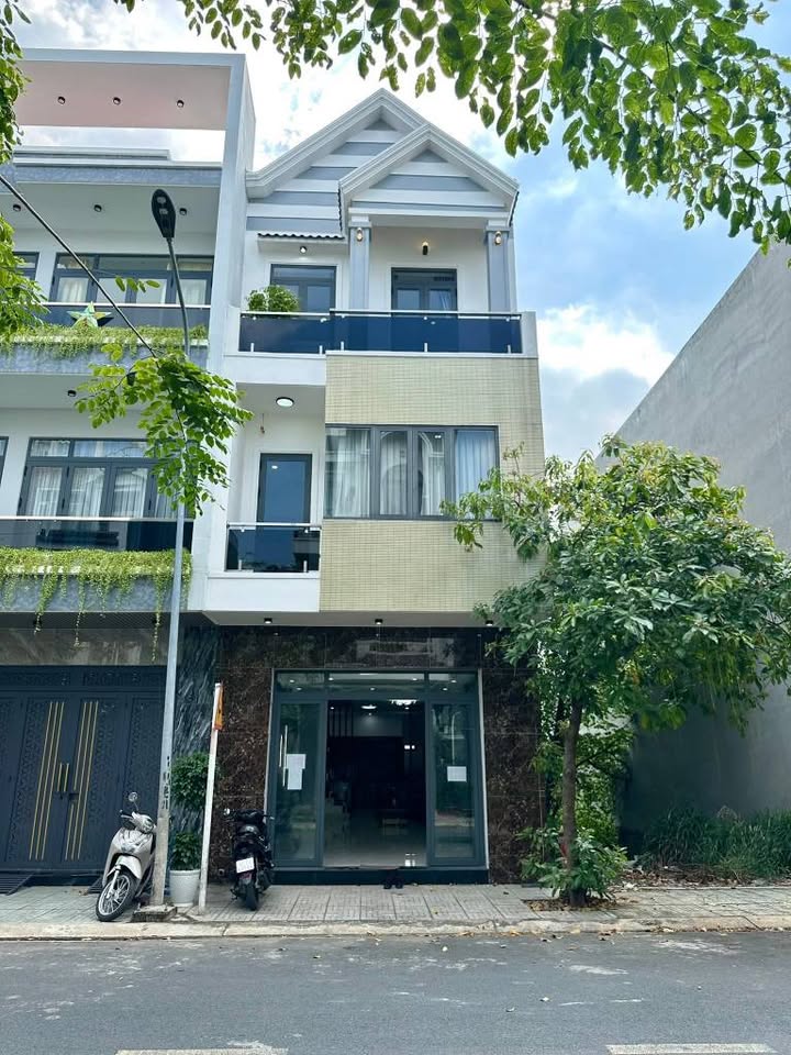 Nhà 3 Lầu Phường An Phú Dĩ An - 105m² Full Nội Thất Cao Cấp - 5.9 Tỷ