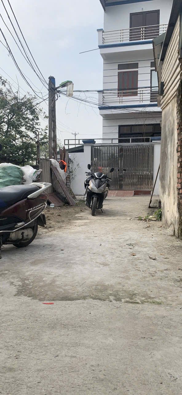 Nhà Đông Mỹ Thanh Trì 50m² - Ô tô vào tận nhà, hơn 5 tỷ!