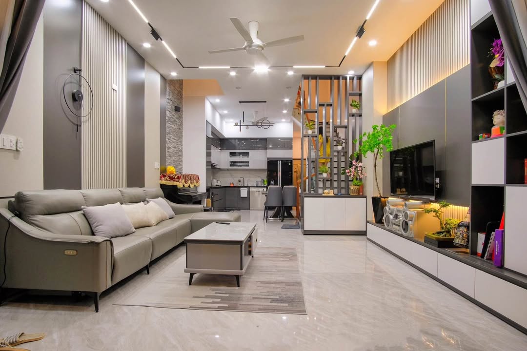 Nhà 3 Tầng Gần KCN Vsip 1, Thuận An - Sổ Sẵn, Hỗ Trợ 70% Bank