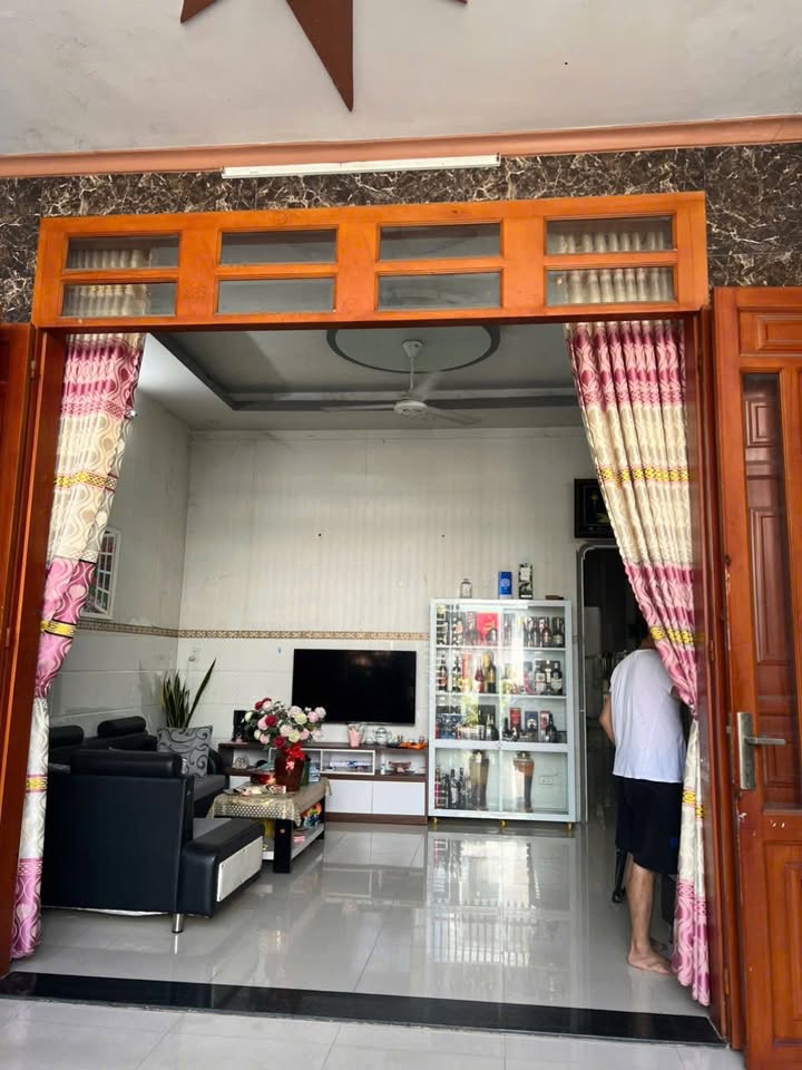 Nhà Tân Định 70m² - 4PN, Gần Chợ Hoàng Gia, Giá 2.2 Tỷ