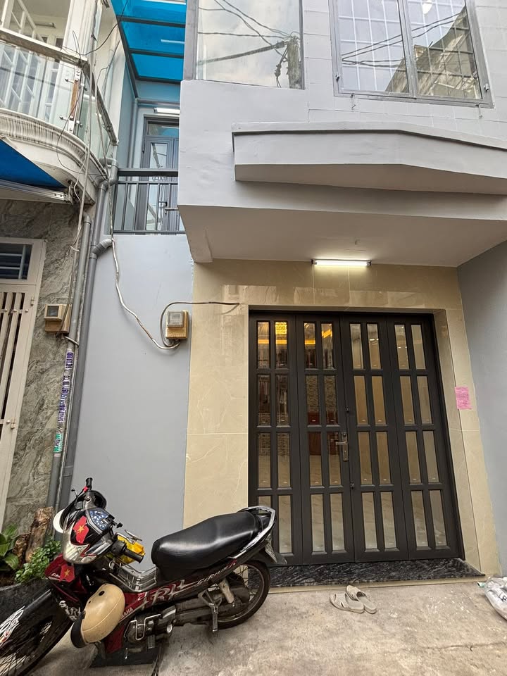 Nhà 3 Tầng Trần Văn Quang, Tân Bình - Sổ Hồng Riêng, Giá 4.5 Tỷ