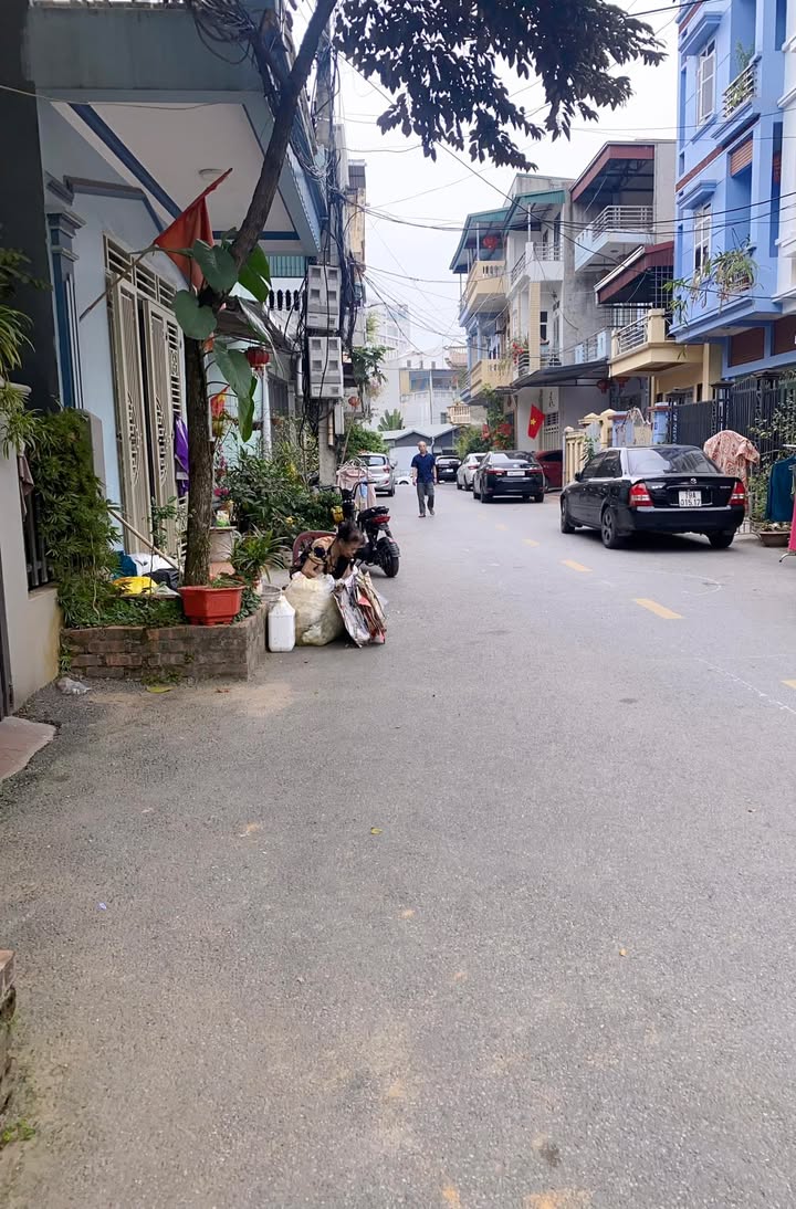 Nhà 4 Tầng Thọ Sơn - 100m² - Sẵn Ở, 3 Bước Ra Công Viên Văn Lang