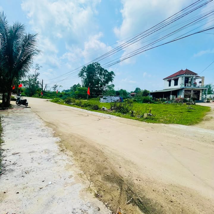 Đất nền Giáp Hải, Huế 194m² - Sổ đỏ chính chủ, mặt tiền đắc địa!