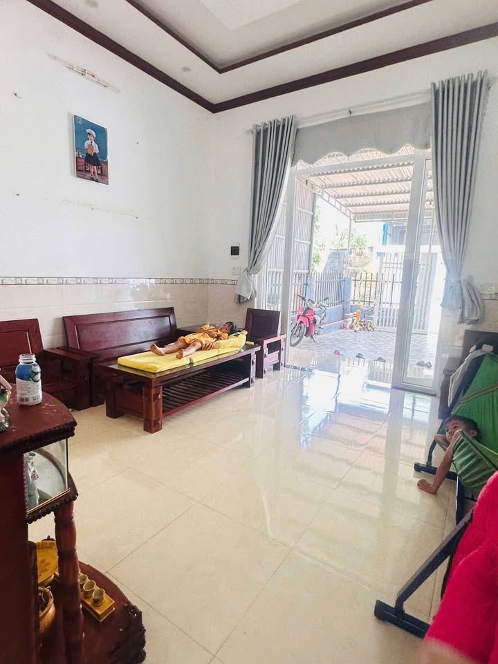 Nhà Chính Chủ 180m² Mặt Tiền Đường Oto Tránh Nhau - Giá 1.7 Tỷ Gia Nghĩa