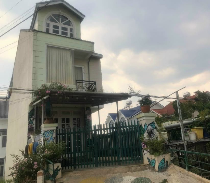 Nhà Mặt Tiền P8 Đà Lạt 240m² - Kinh Doanh/Homestay - 12 Triệu/Tháng