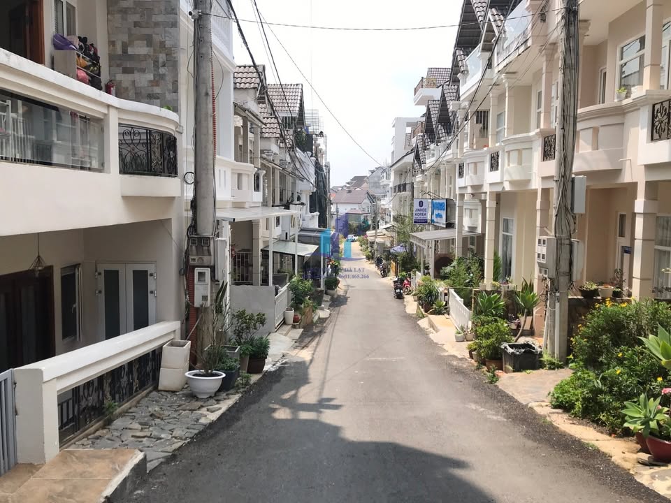 Nhà Phù Đổng Thiên Vương Đà Lạt 72m² Sổ Hồng Riêng - Sẵn Sàng Vào Ở Ngay!