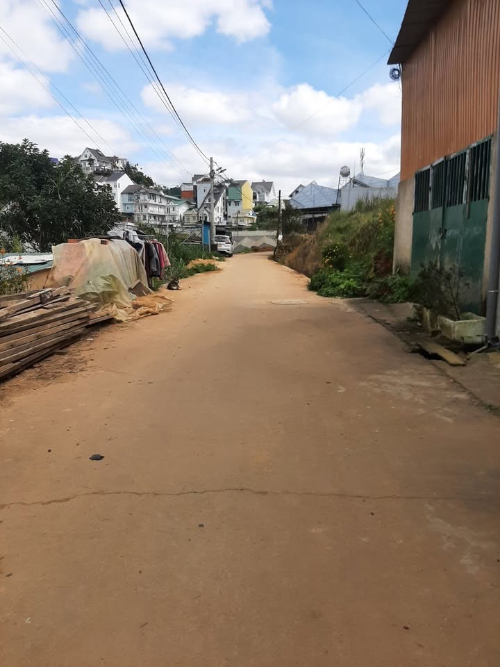 Nhà Đà Lạt 88m² Giá 2.4 Tỷ - Đường Ô Tô, Sẵn Ở Ngay