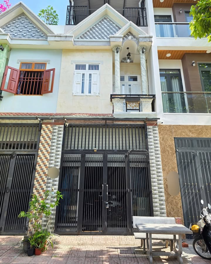 Nhà 1 Trệt 1 Lầu 3PN Sổ Hồng P.Đông Hòa, Dĩ An - 5.3 Tỷ