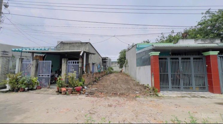 Đất nền Dĩ An, Bình Dương 250m² - Sổ hồng chính chủ, đường 10m