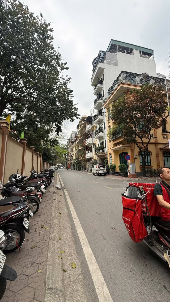 Nhà Mặt Phố Tô Hiệu 110m² 52.6 tỷ - Vị trí đắc địa, kinh doanh đỉnh!