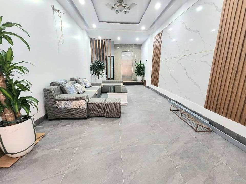 Nhà riêng Trần Thái Tông, Cầu Giấy 39m² - Ô tô vào tận nhà, 6 tầng thang máy!