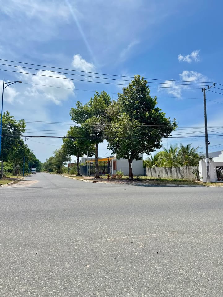 Đất nền Mặt tiền Nguyễn Lương Bằng, TT Long Hải - 125m² - 2.55 tỷ