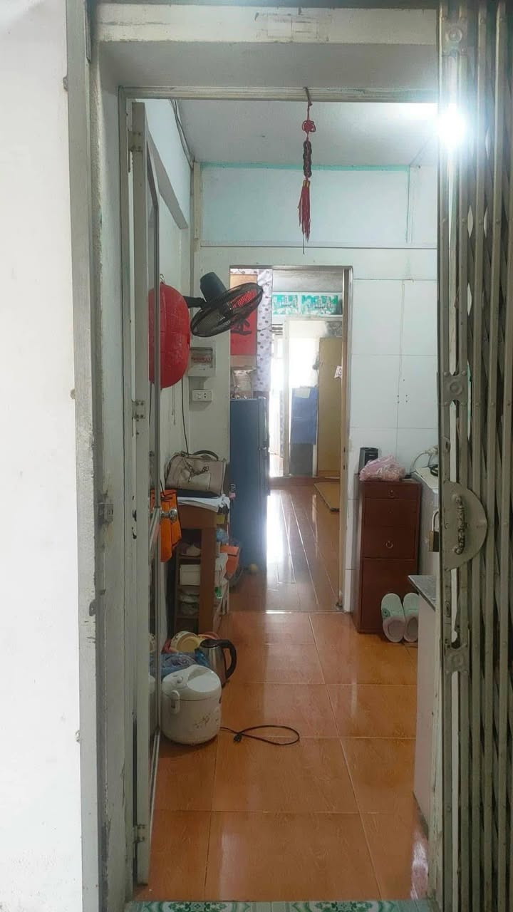 Nhà tập thể Tứ Hiệp 43m² - Sổ đỏ chính chủ, giá 2 tỷ!