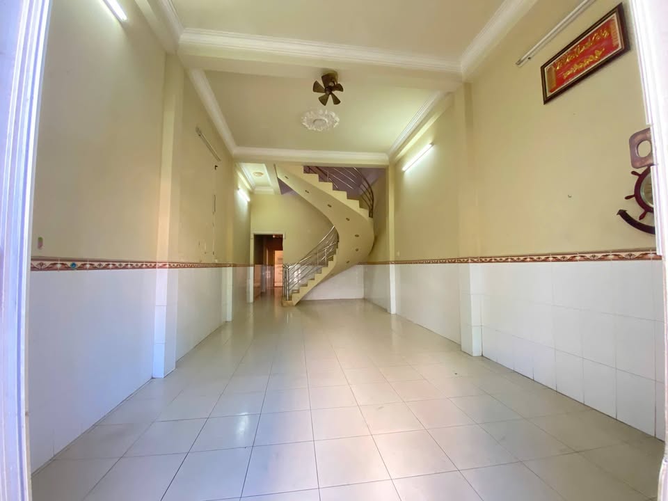 Nhà mặt tiền P2 Sóc Trăng - 6 triệu/tháng - Kinh doanh ngay!