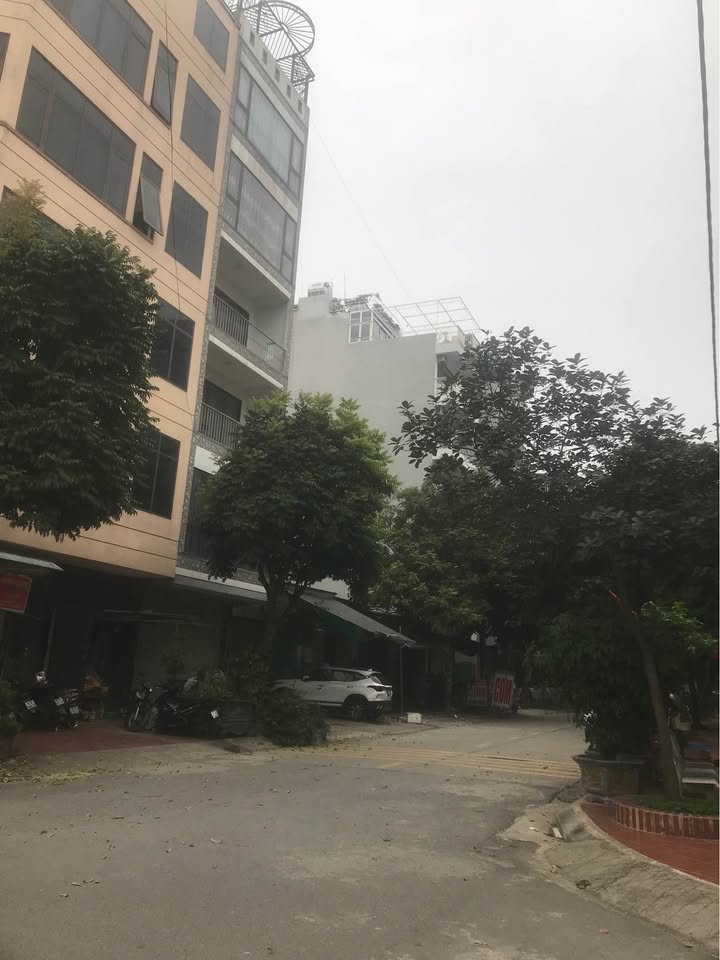 Đất Nền Kinh Doanh 55m² Cạnh Gleximco, Tặng Nhà 2 Tầng, Vỉa Hè Rộng, Ô tô Tránh