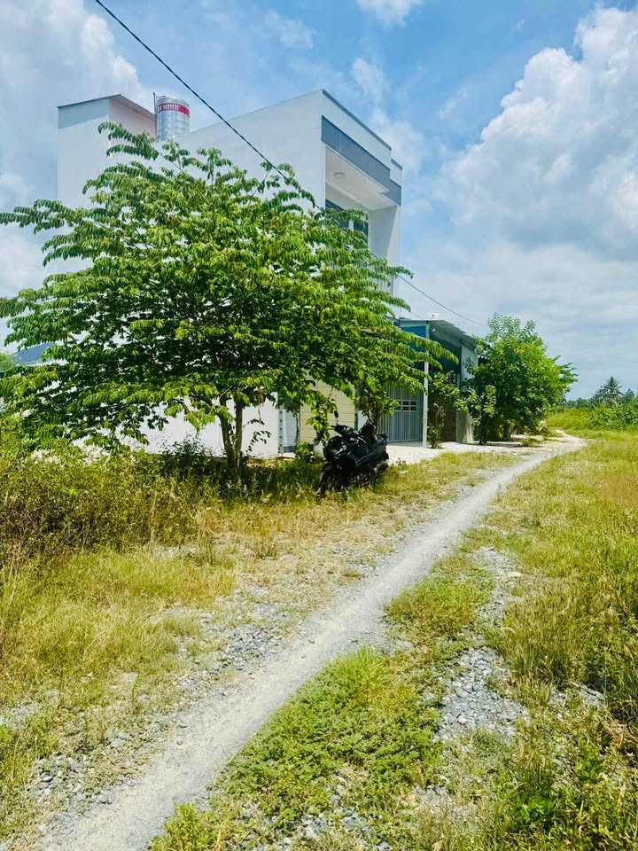 Đất Sổ Hồng Lâu Dài 68.8m² Đường 8m Vĩnh Châu, Sóc Trăng - Giá 2 Tỷ