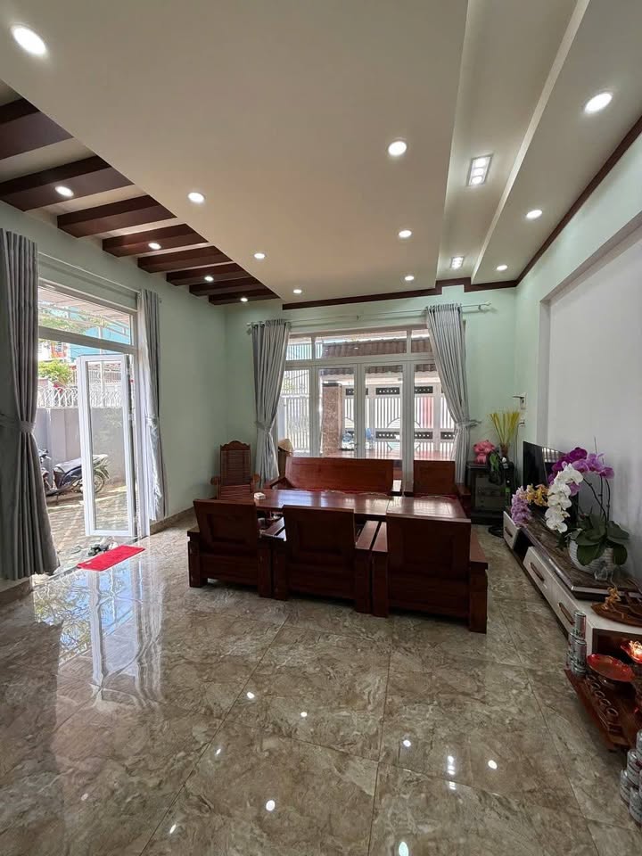 Nhà Đẹp 171m² Buôn Ma Thuột - Ngay Trung Tâm Y Moal, 4.85 Tỷ