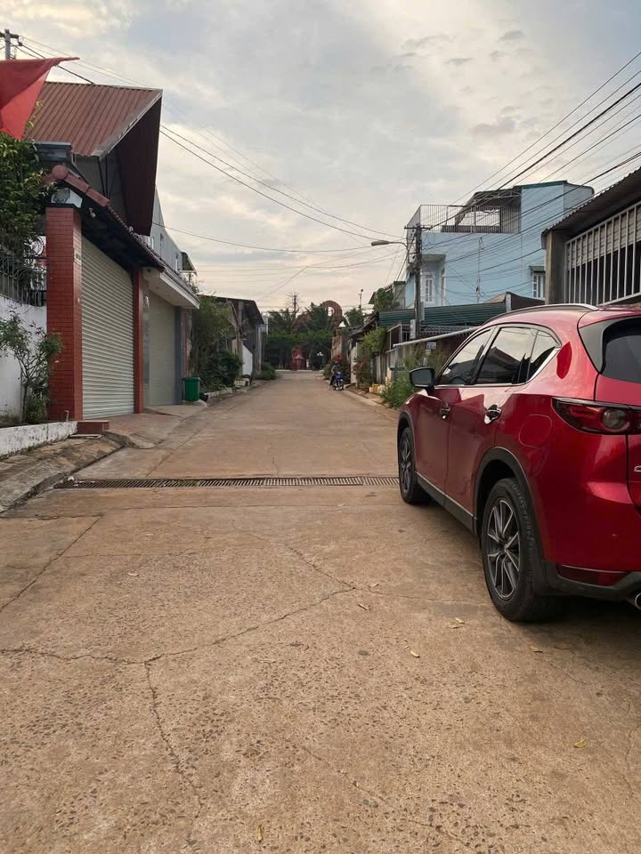 Đất nền Buôn Ma Thuột 99.75m² - Sổ đỏ chính chủ, tặng nhà gỗ!