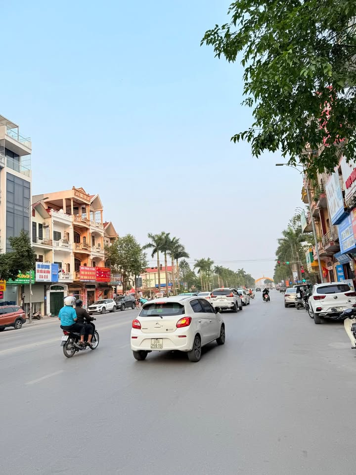 Nhà Phố Mặt Tiền Trần Hưng Đạo, Bắc Ninh - 68m², 4 Tầng, Kinh Doanh Đỉnh Cao