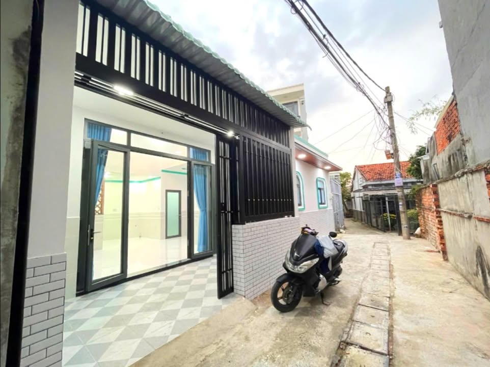 Nhà 2 Tầng Xinh Lung Linh, Hẻm Xe Tải 6m - Trung Tâm Hóc Môn, 79m², 4.15 Tỷ