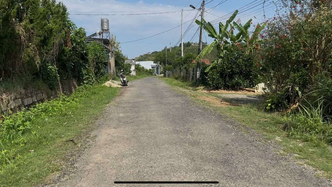 Bán đất Phường 3 Bảo Lộc 900m² - Sổ hồng 2024, Giá 2.1 tỷ