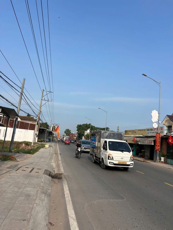 Nhà Phố Mặt Tiền Nguyễn Du Trảng Bàng 500m² - Kinh doanh sầm uất!