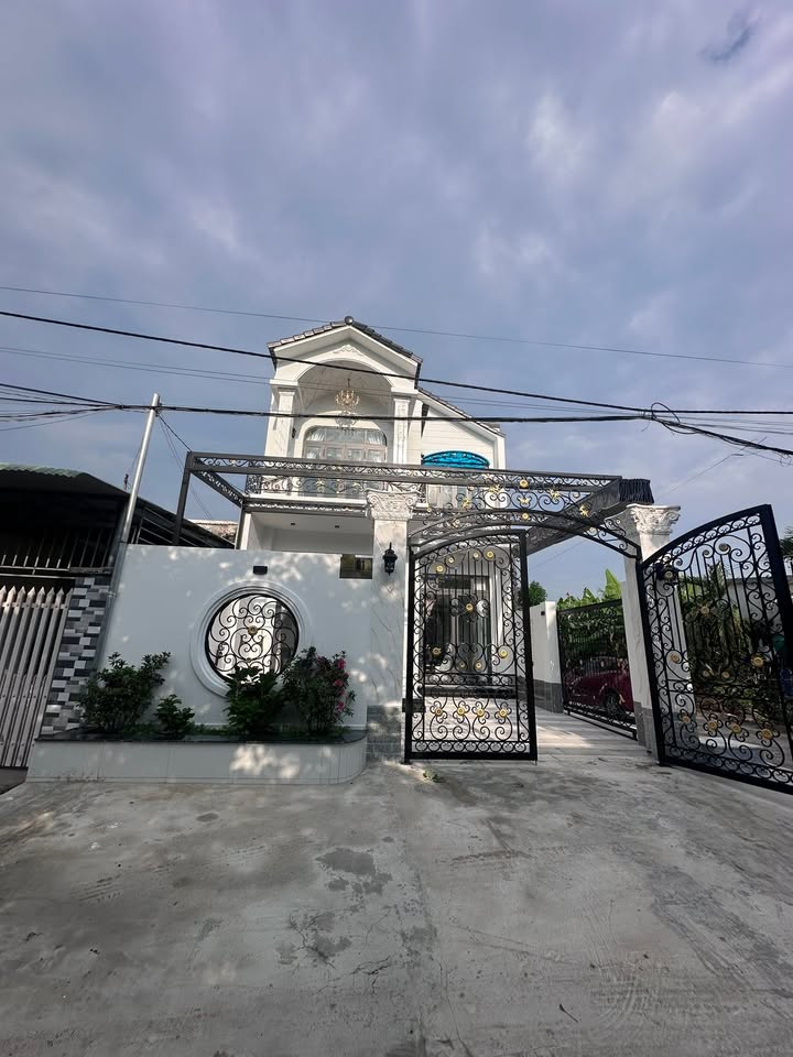 Nhà Lầu Hòa Thành, Tây Ninh 124m² giá 2.85 tỷ - Sẵn sàng ở ngay!